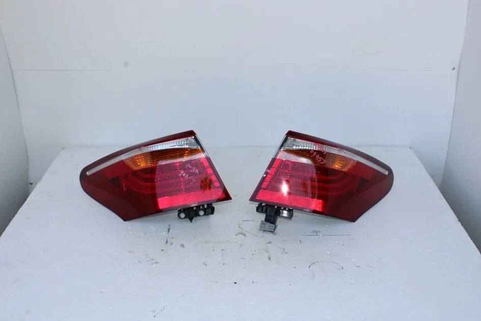 JDM 2009-2012 LEXUS LS460 LEFT AND RIGHT OUTER TAIL LIGHTS