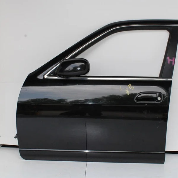 JDM 1993-1997 NISSAN SKYLINE R33 COMPLETE PAIR OF LEFT AND RIGHT FRONT DOORS ( SEDAN MODEL )