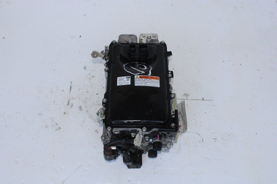 JDM 2018-2020 TOYOTA COROLLA HYBRID CONVERTER / INVERTER CHARGER G9200-47350